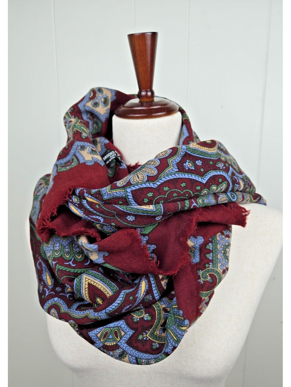 Brooks Brothers 100% Wool Scarf 52"×52" Shawl Paisley Design Made In Italy